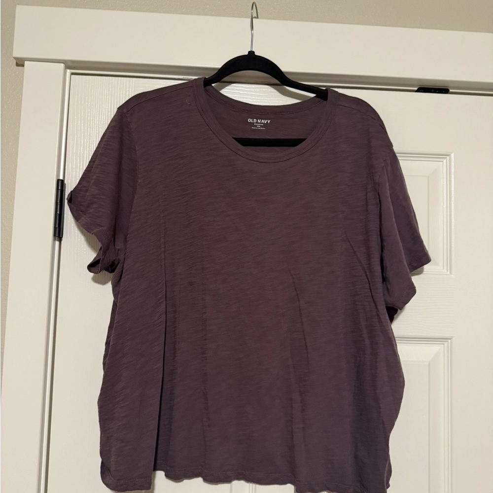 Old Navy Women's Short Sleeve Tee in Plum